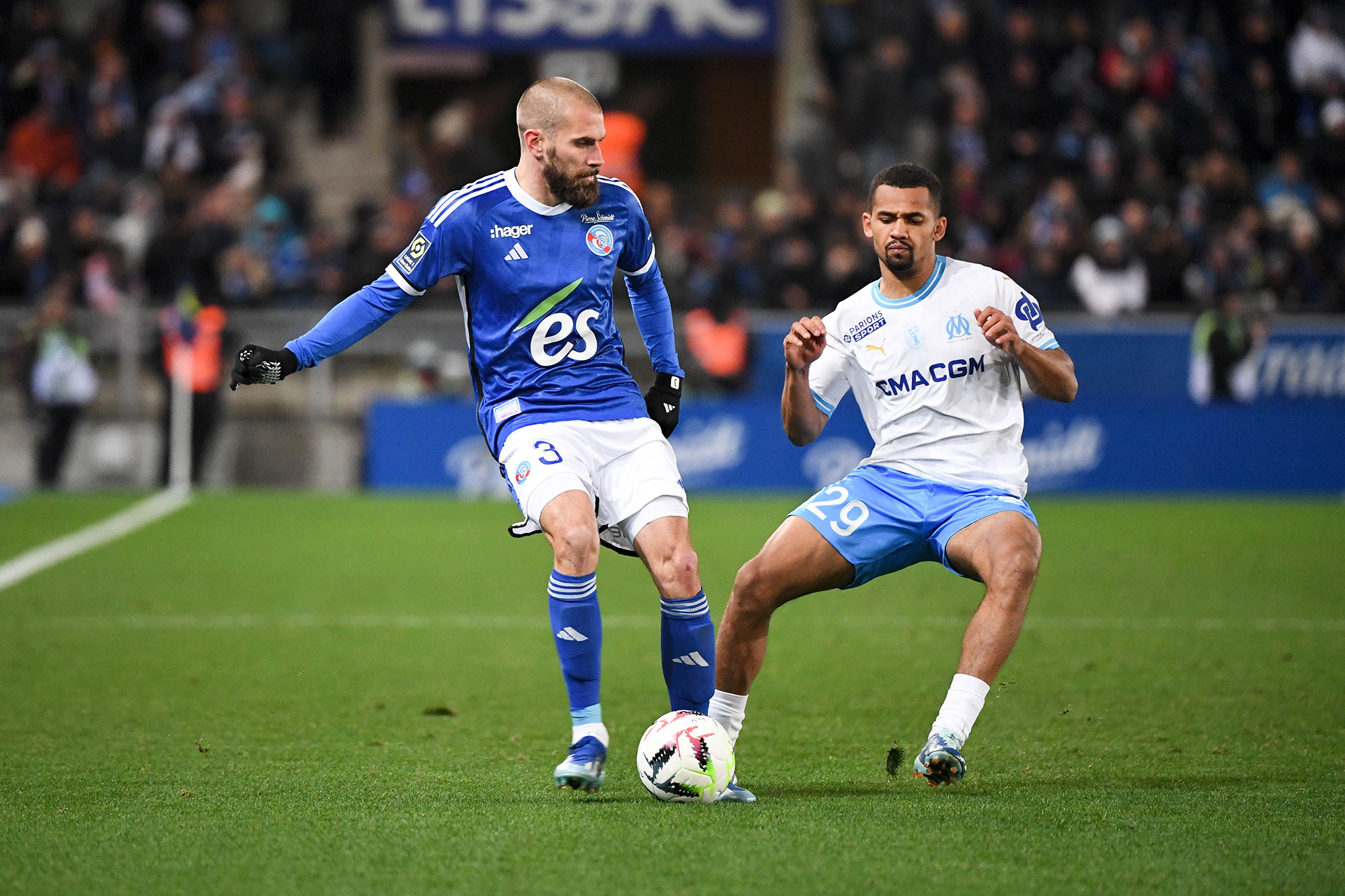 découvrez l'histoire émouvante du joueur de l'olympique de marseille confronté à une maladie. suivez son parcours, ses défis et son courage face à l'adversité dans le milieu du football.