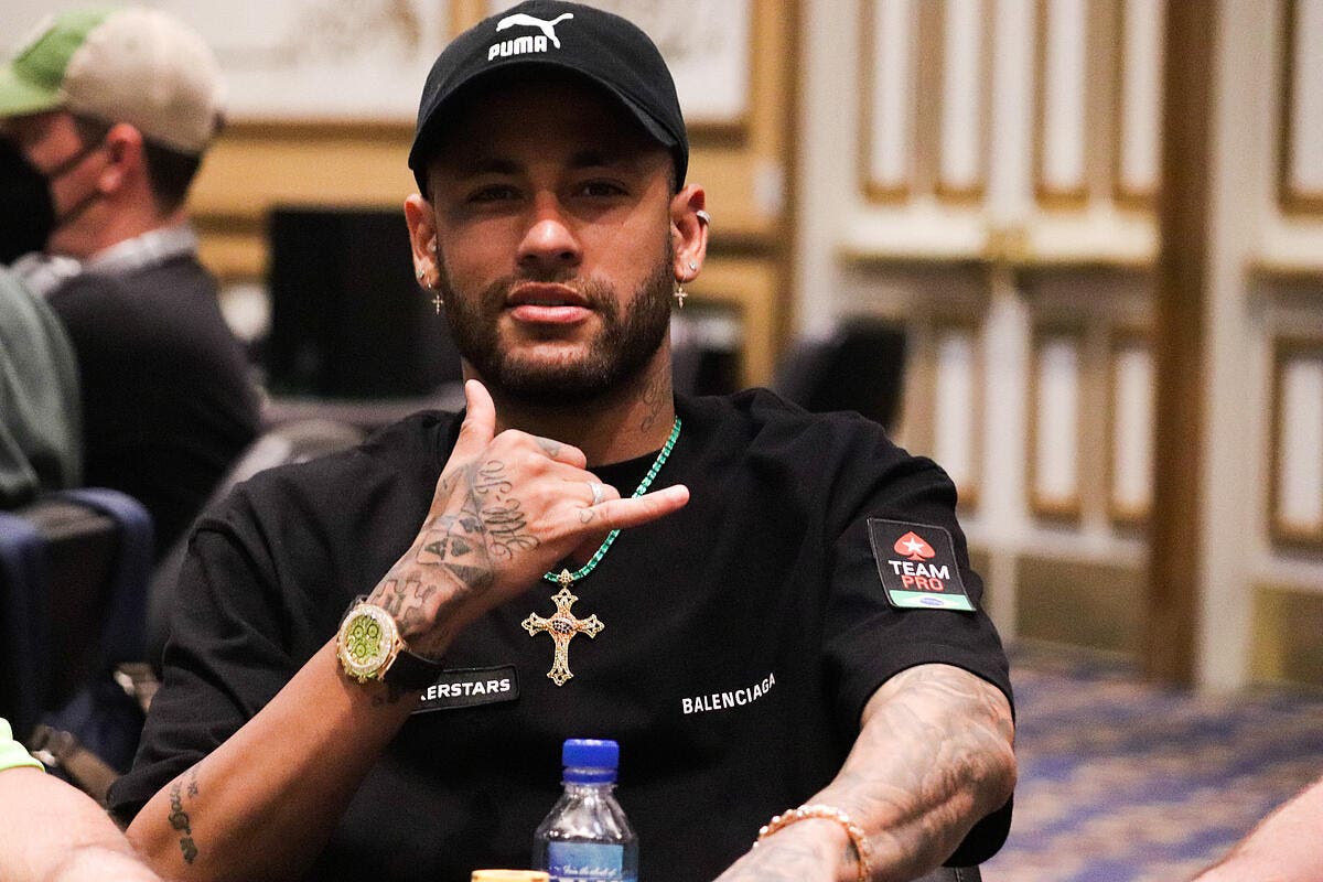 découvrez les dernières informations sur le transfert de neymar au psg, un événement marquant du football au qatar. suivez les détails du transfert et son impact sur le club parisien.