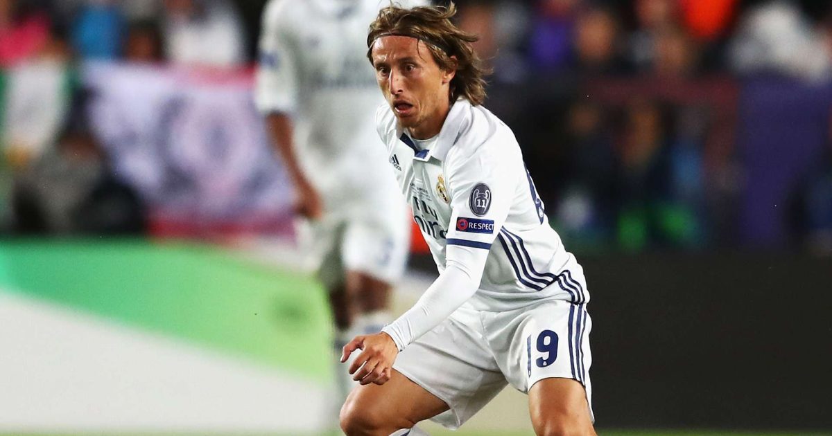 découvrez le parcours tumultueux de luka modric lors de son transfert à milan, entre attentes élevées et complications médicales inattendues. plongez dans les détails de cette saga footballistique qui fait couler beaucoup d'encre.