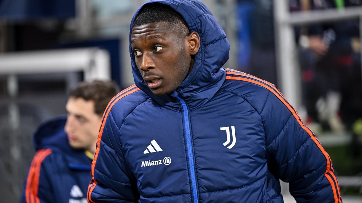 découvrez toutes les dernières informations sur le transfert de randal kolo muani au paris saint-germain. suivez l'actualité du mercato et les implications de cette arrivée pour l'équipe parisienne.