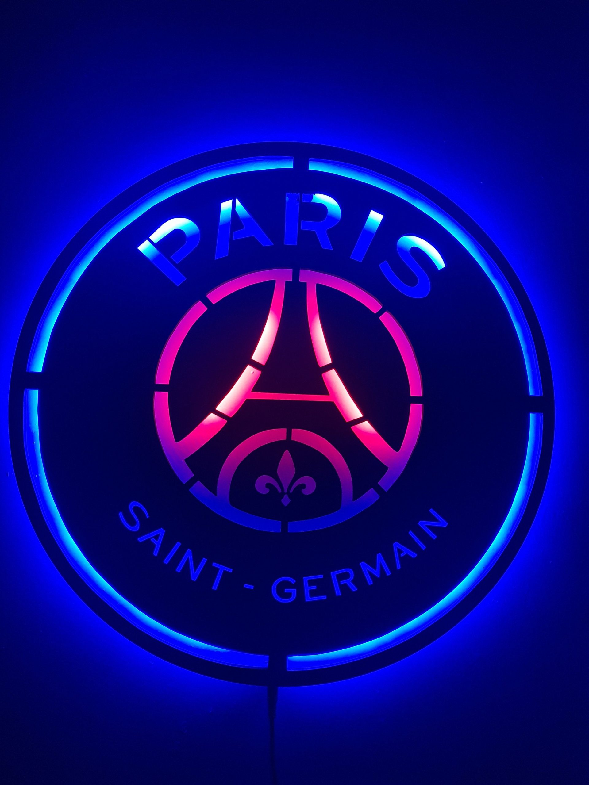 découvrez les dernières informations sur les opportunités de transfert du paris saint-germain. restez à jour sur les rumeurs, les négociations et les signatures potentielles qui pourraient renforcer l'équipe parisienne pour la prochaine saison.