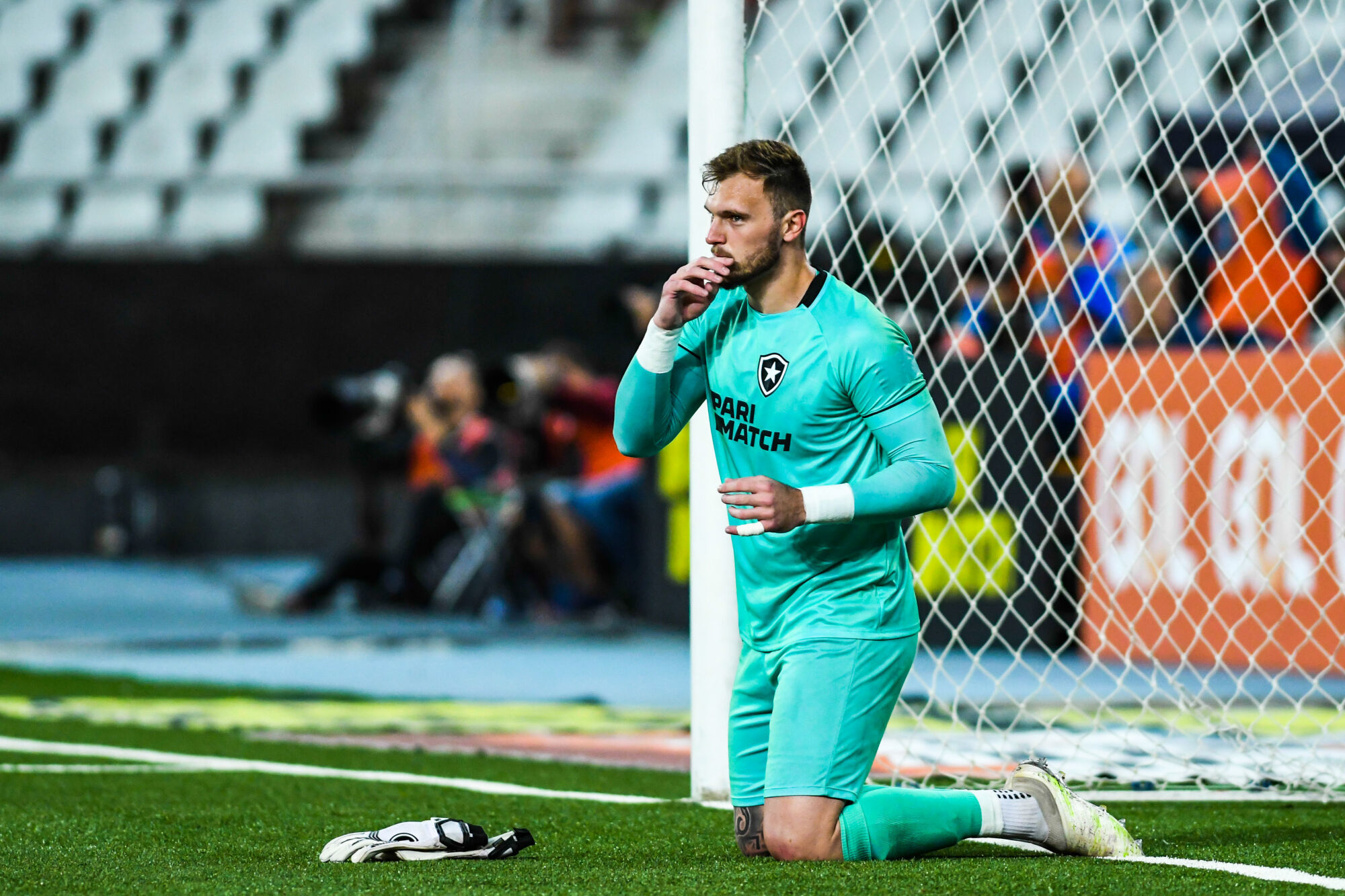 découvrez les détails du transfert de lucas perri, jeune talent prometteur, et son impact potentiel sur l'équipe. suivez son parcours et les enjeux de cette transaction sportive.