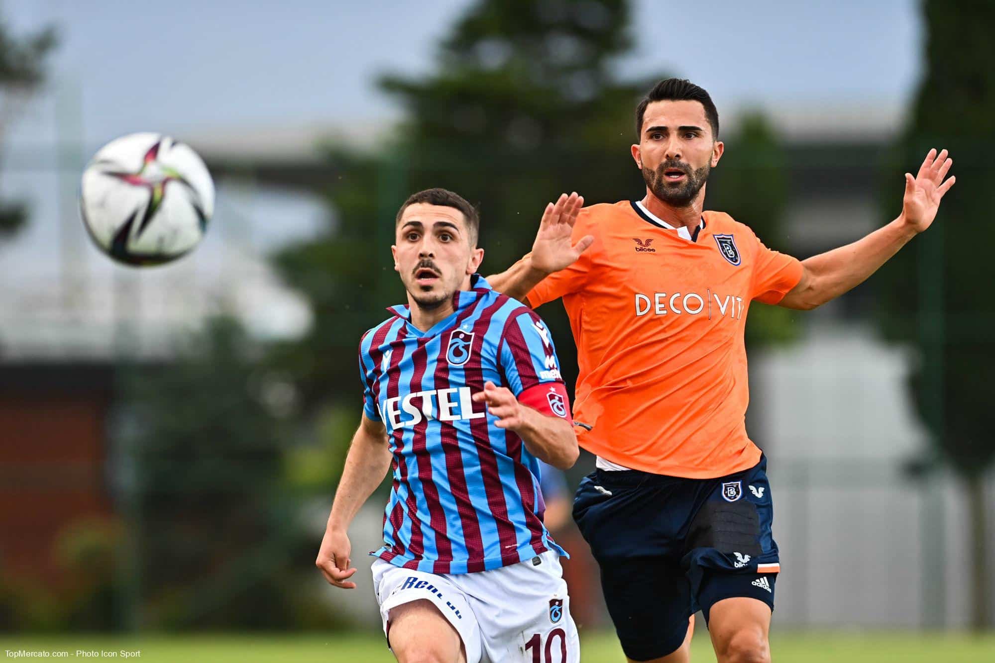découvrez tous les transferts récents de l'olympique de marseille, les rumeurs de mercato, les nouvelles recrues et les départs des joueurs. restez informé des dernières actualités concernant votre équipe favorite!