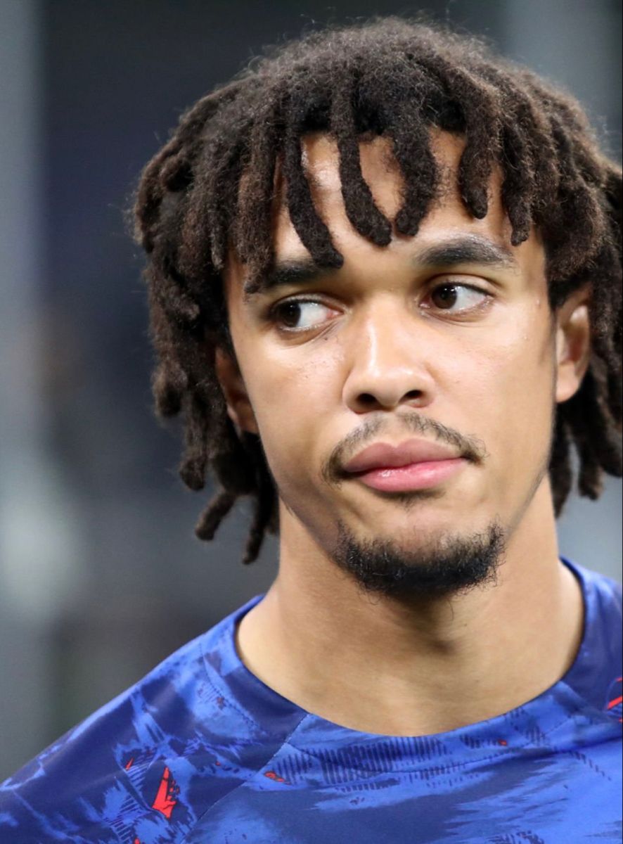 découvrez toutes les informations sur le transfert de trent alexander-arnold, le talentueux défenseur de liverpool. analyse des rumeurs, des enjeux et des impacts potentiels sur sa carrière et son nouveau club.