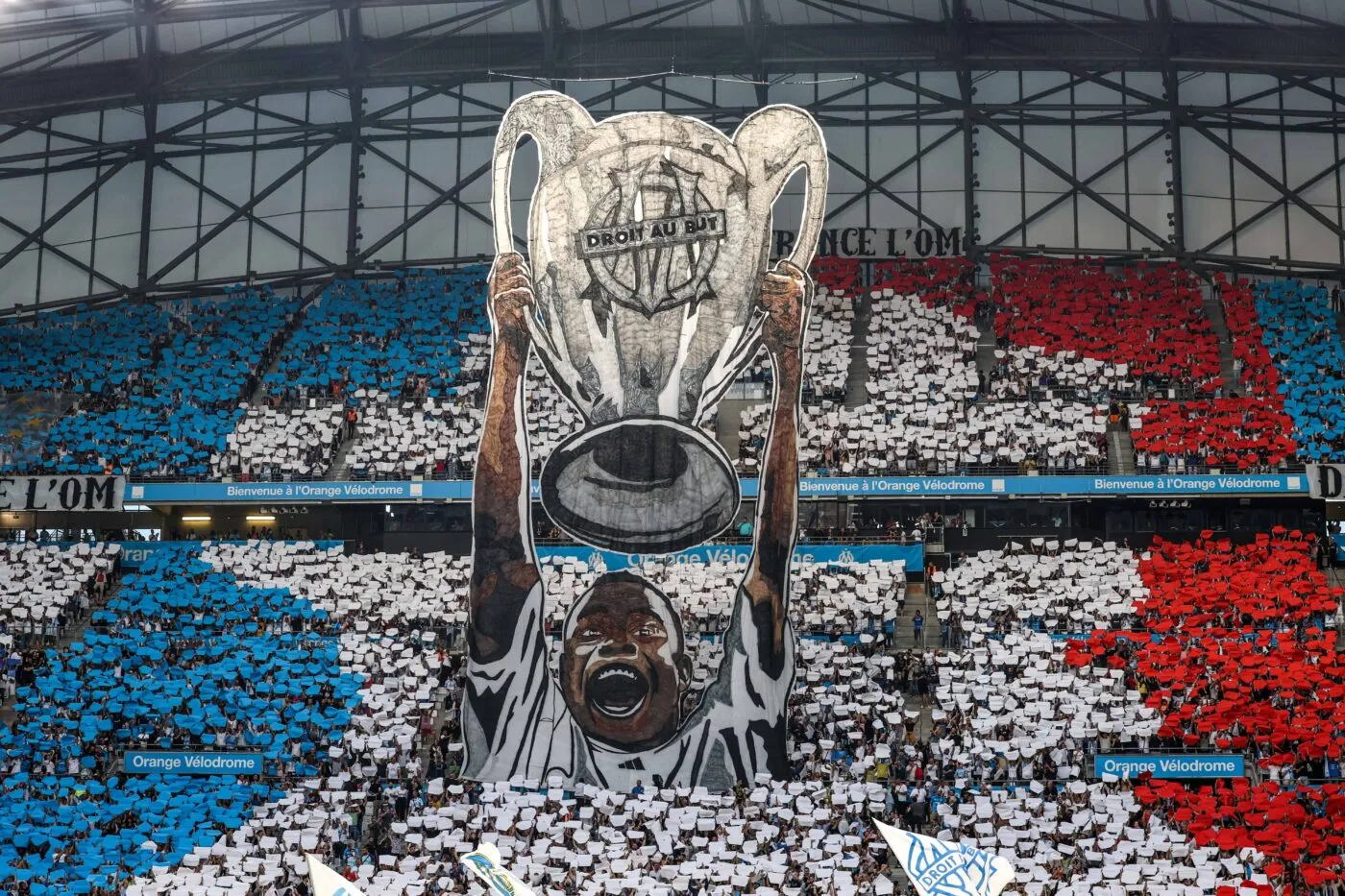 découvrez les défis auxquels l'om fait face cette saison. analysez les performances, les stratégies et les enjeux qui perturbent le club marseillais dans sa quête de succès. restez informé sur les solutions envisagées et l'impact sur l'équipe.