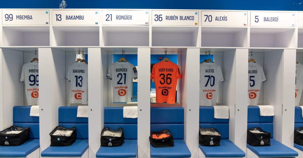 découvrez le transfert sensationnel de l'om et plongez au cœur des dernières surprises du mercato. restez informé des recrues qui révolutionnent l'équipe et promettent un avenir glorieux au club marseillais.