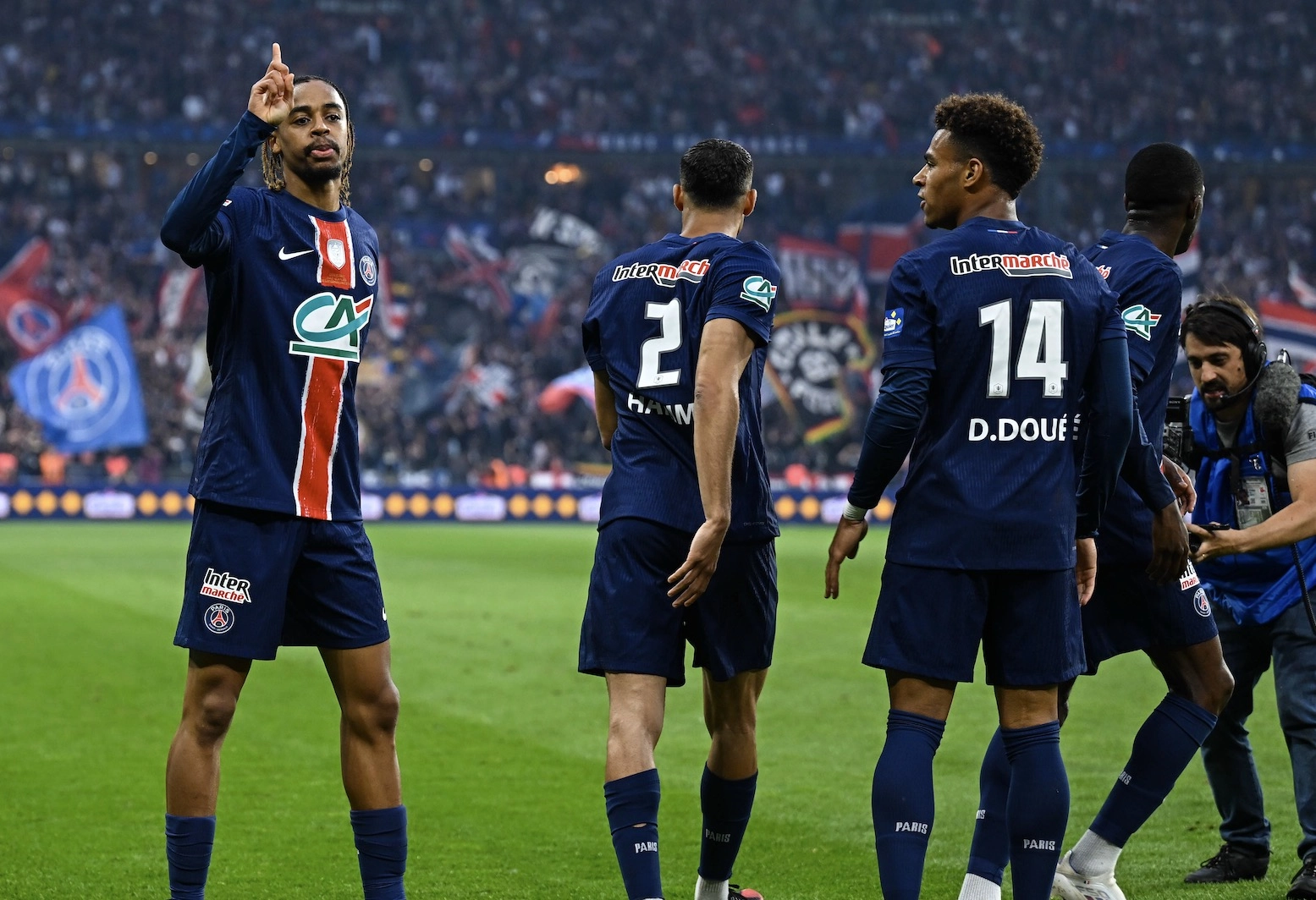 suivez toute l'actualité des transferts du psg : rumeurs, officialisations, analyses et découvrez les dernières informations sur les mouvements du mercato parisien.