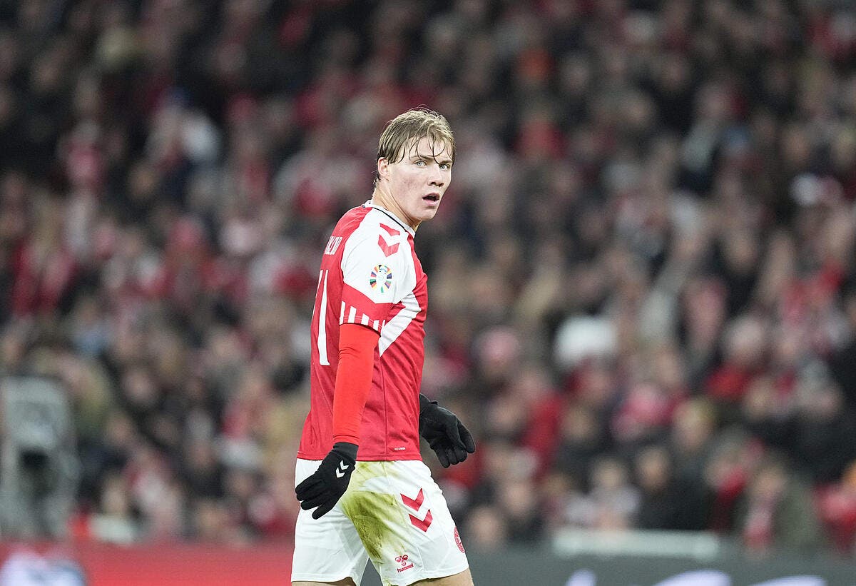 découvrez les dernières rumeurs sur erling haaland au psg : transferts, actualités, et analyses autour de l'arrivée potentielle de la star norvégienne au paris saint-germain.