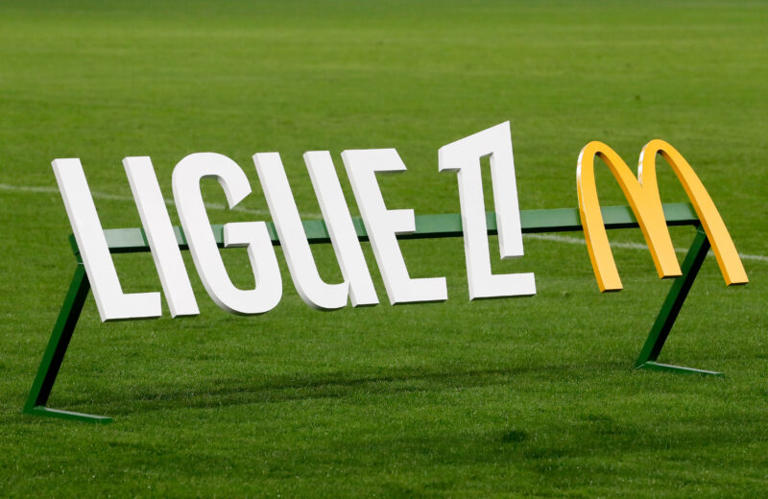 découvrez comment la ligue 1 a généré des bénéfices record sur le marché des transferts grâce à des ventes stratégiques et une gestion optimisée des joueurs. analyse des tendances et des clubs performants.