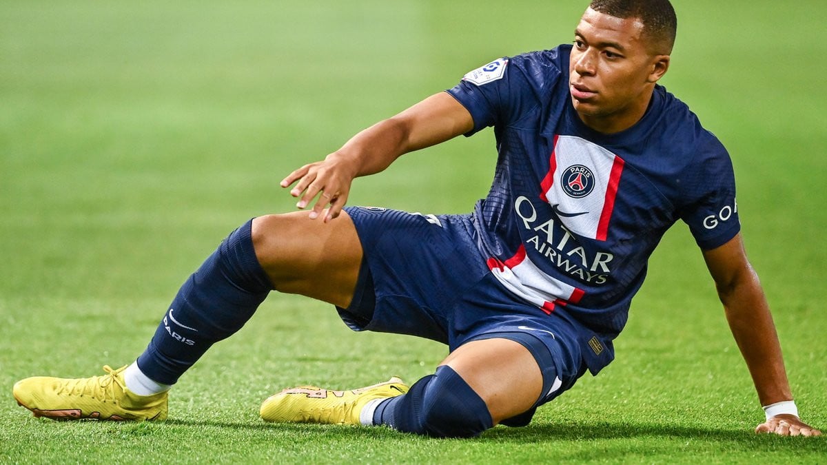 découvrez toutes les dernières informations et actualités sur le transfert de kylian mbappé : rumeurs, destinations possibles, montant du transfert et déclarations officielles.