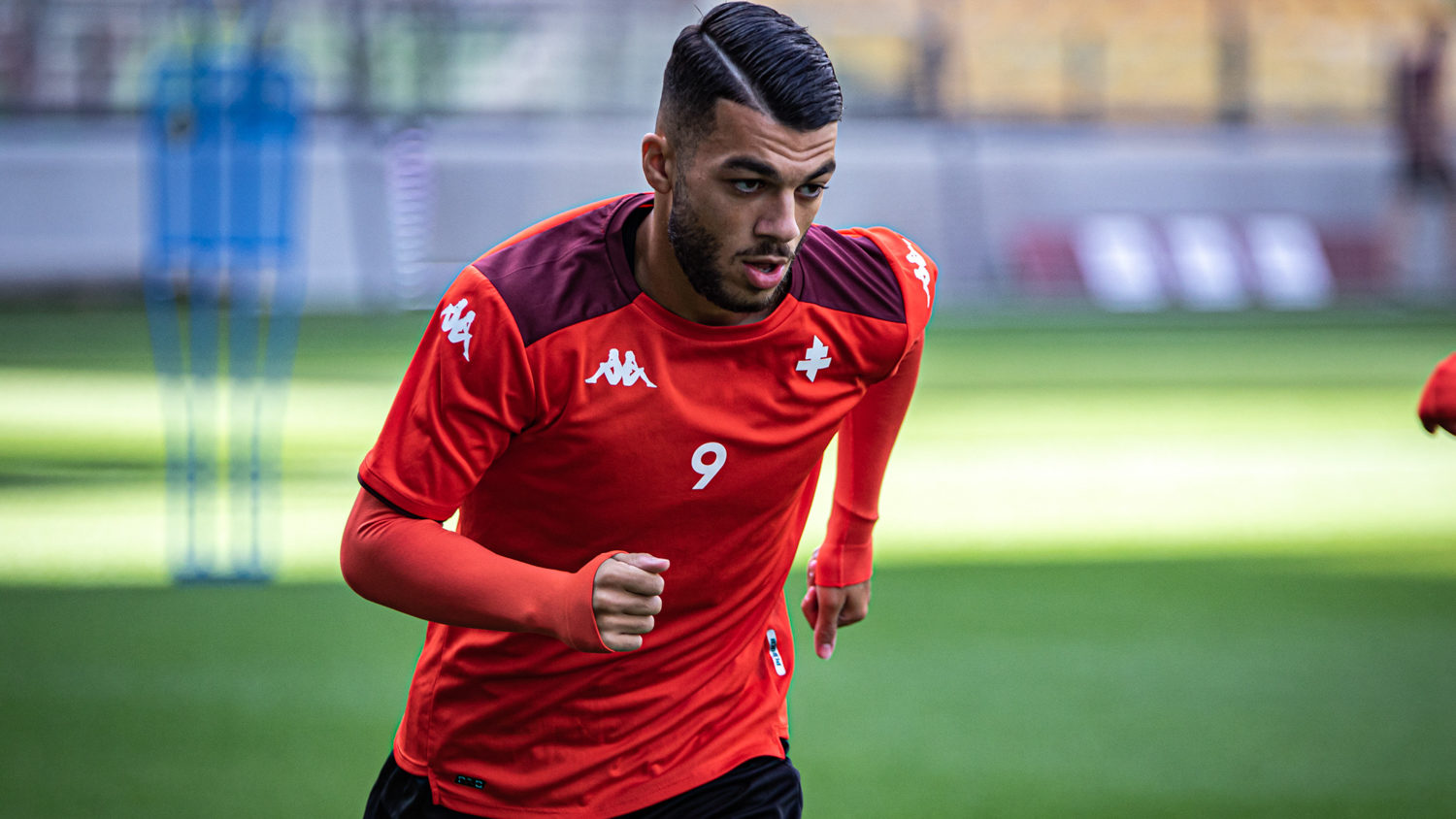 découvrez comment georges mikautadze a consenti un sacrifice important pour rejoindre villarreal, un transfert marquant dans le monde du football. détails sur les raisons de ce choix et son impact sur sa carrière.