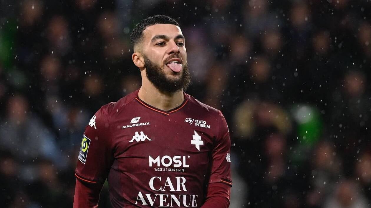 découvrez les dernières actualités et rumeurs sur le transfert de kylian mbappé : analyses, réactions des clubs et informations exclusives sur l’avenir de la star du football.