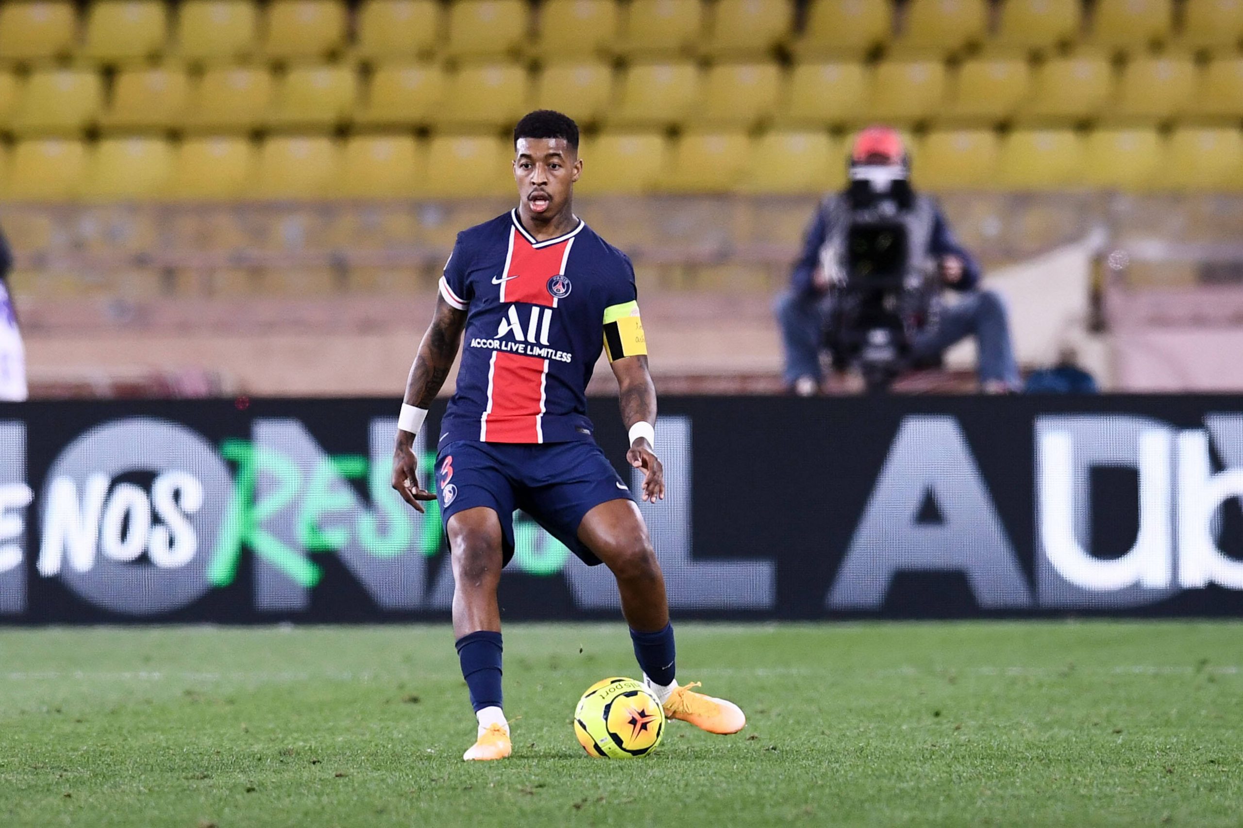 kimpembe quitte le psg et rejoint qatar sc : découvrez tous les détails sur ce transfert surprise du défenseur français vers le club qatari.