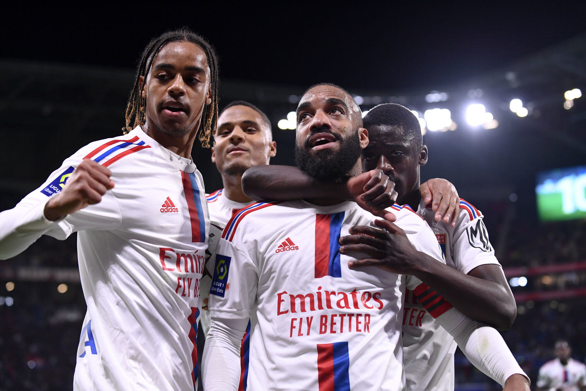 découvrez toutes les dernières informations sur le transfert d'un attaquant à l'ol : rumeurs du mercato, profils suivis et actualités officielles du club lyonnais.