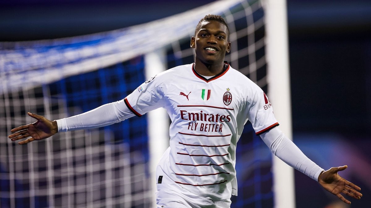 découvrez le nouveau transfert du psg : un talent prometteur rejoint l'équipe parisienne pour 20 millions d'euros. dernières infos et analyses sur ce recrutement inédit.