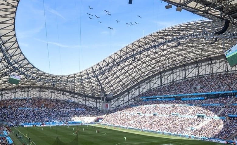 découvrez les dernières inquiétudes concernant les transferts de l'om : rumeurs, incertitudes et points de tension au sein du mercato olympien.