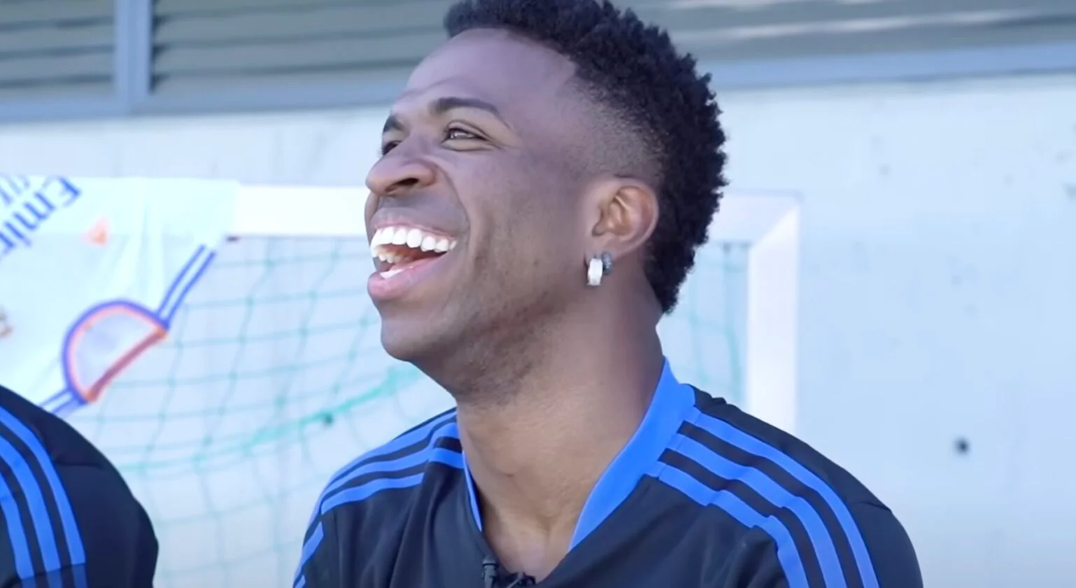 découvrez les dernières rumeurs et informations sur un possible transfert de vinicius jr au psg. suivez l’actualité du mercato et les réactions des supporters parisiens face à cette potentielle arrivée de la star brésilienne.