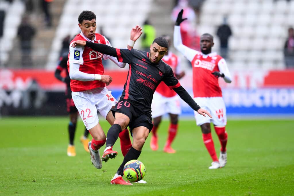 découvrez les confidences exclusives d’un attaquant du psg sur son avenir et les coulisses de son potentiel transfert dans ce nouvel article.
