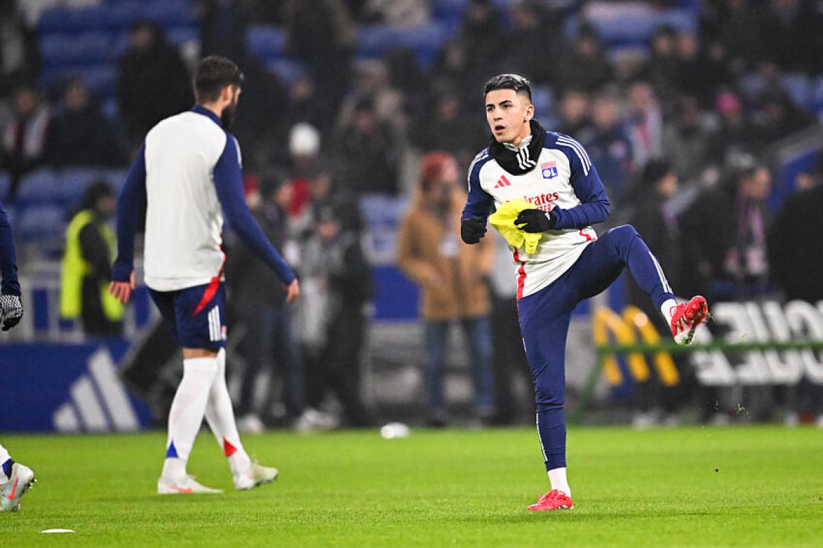 le botafogo a fixé une clause libératoire à 25 millions d'euros pour le joueur eagle, renforçant ainsi sa position sur le marché des transferts.