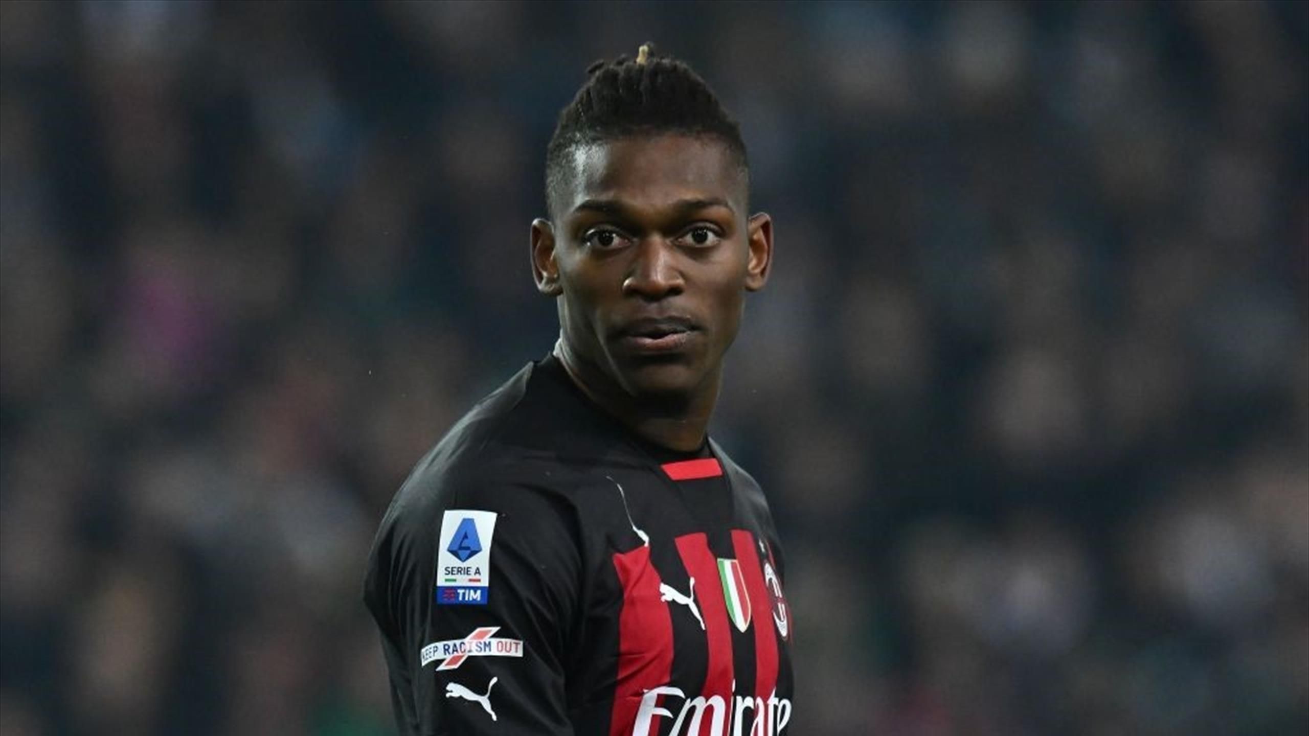 suivez les dernières actualités et rumeurs des transferts football pour ne rien manquer des mouvements de joueurs et des négociations en cours.