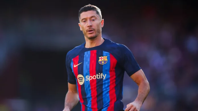 découvrez comment le club turc fenerbahçe cible robert lewandowski pour renforcer son attaque dans la prochaine saison.
