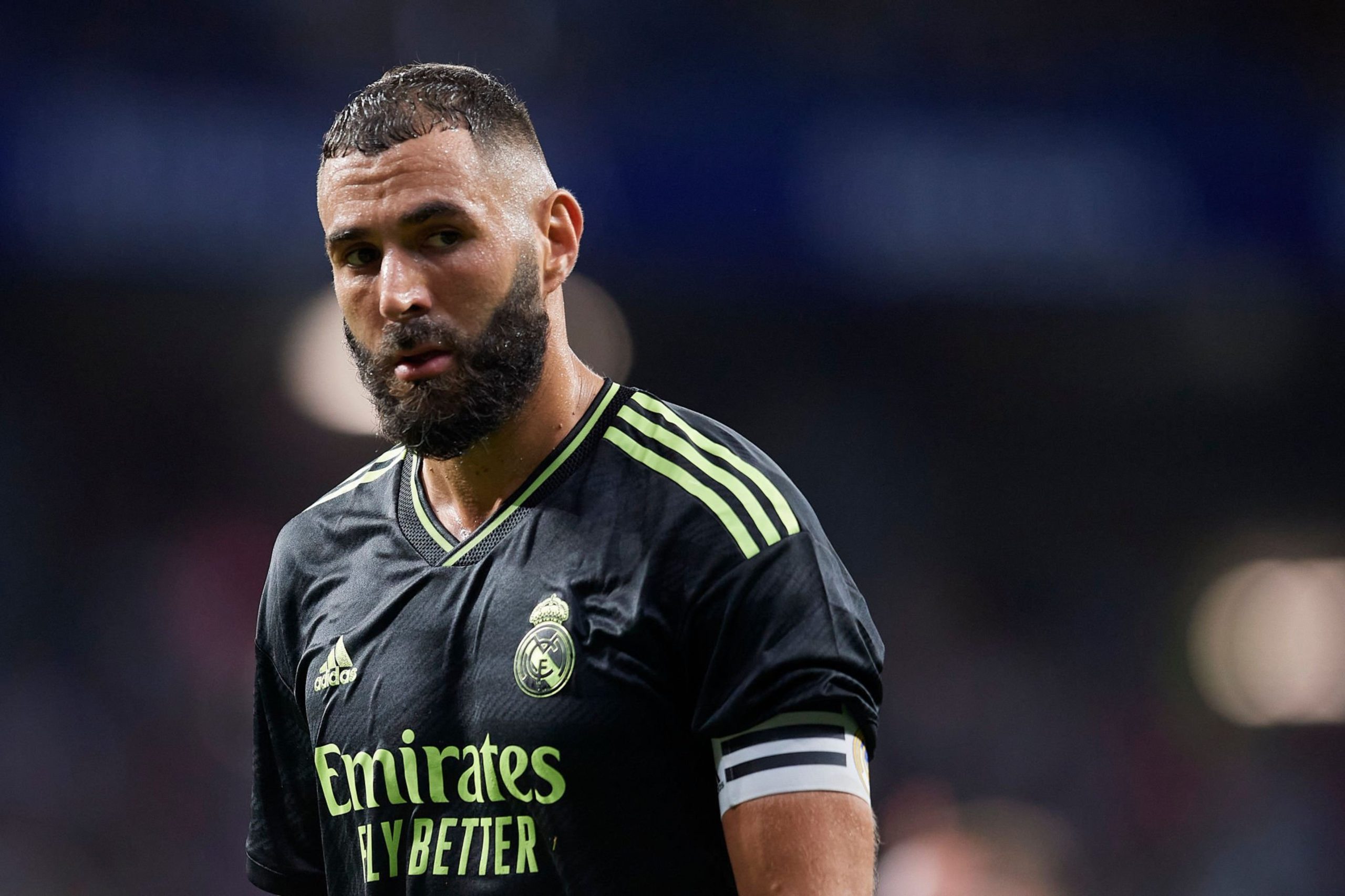 découvrez le retour attendu de karim benzema à l'olympique lyonnais, un moment fort pour les fans et le club.