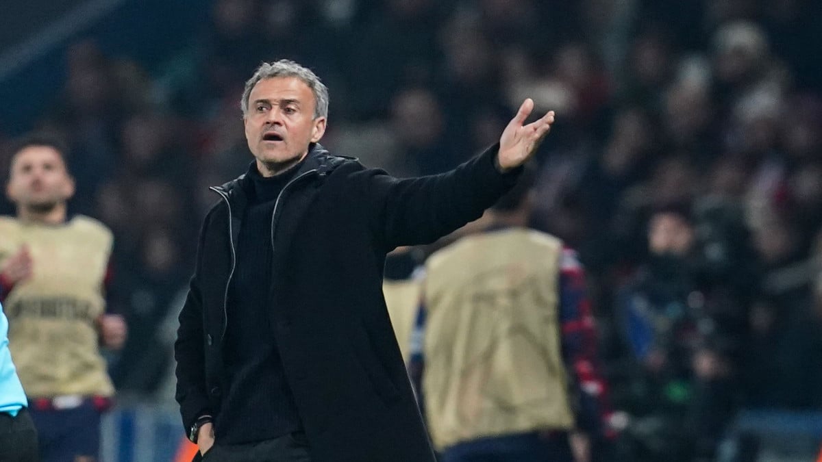 découvrez l'histoire derrière le transfert surprenant de luis enrique, entre doute et suspicion, et les réactions qui en découlent.