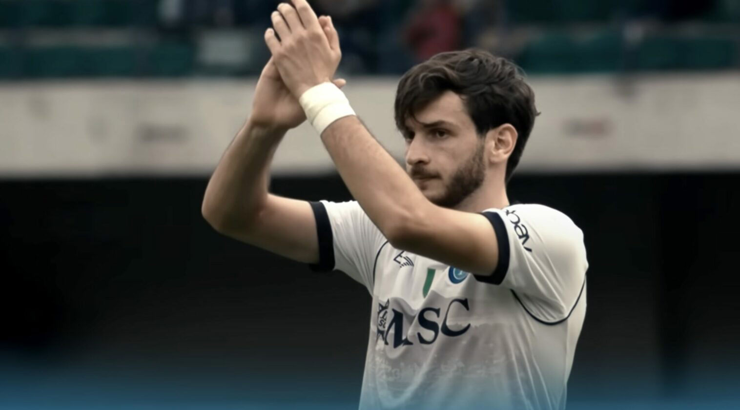 suivez le mercato de football en direct avec les dernières rumeurs, transferts officiels et analyses exclusives pour ne rien manquer de l'actualité du foot.