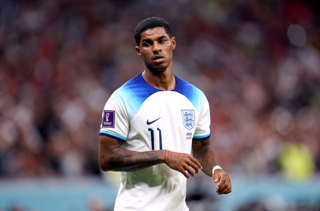 le président du psg, nasser al-khelaïfi, cible marcus rashford pour renforcer l'effectif du club parisien.