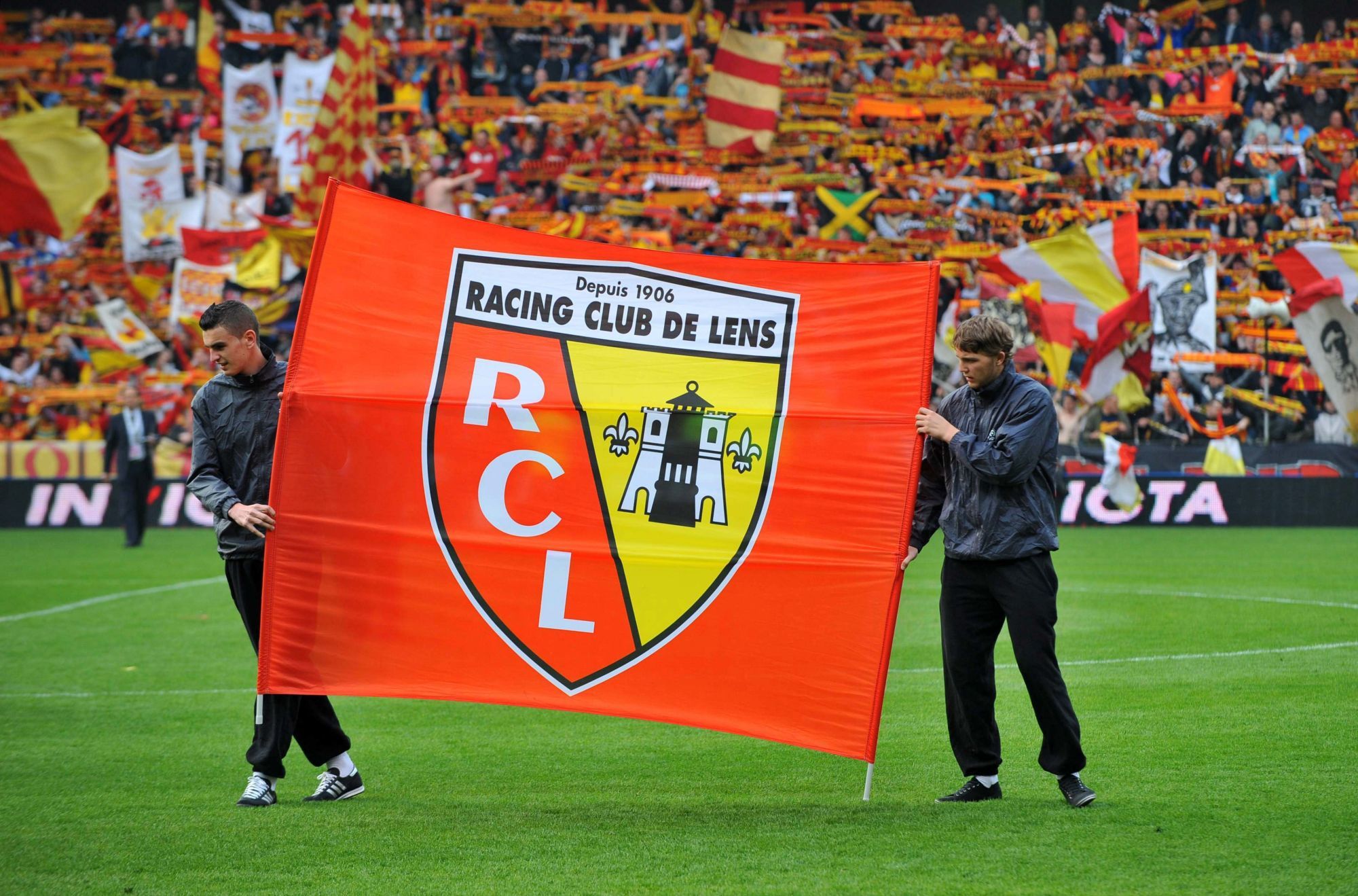 découvrez les dernières informations du mercato concernant le rc lens et la séparation qui profite à l'olympique lyonnais.