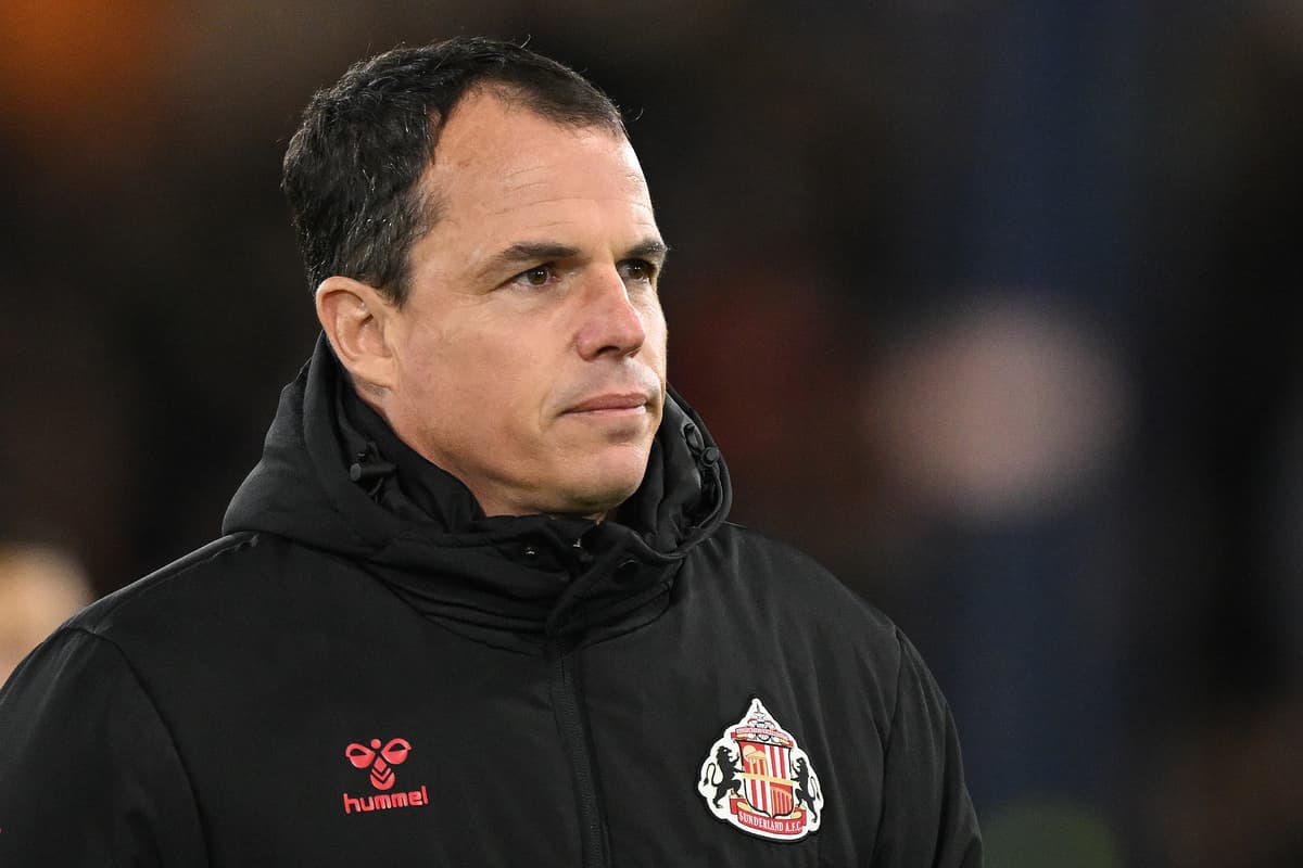 découvrez le lien fort entre régis le bris et guendouzi à sunderland, une connexion qui influence le club et inspire les supporters.