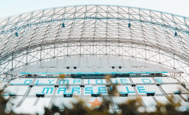 om : zerbi annonce un transfert majeur qui pourrait transformer l'équipe. découvrez tous les détails exclusifs sur ce nouveau recrutement.