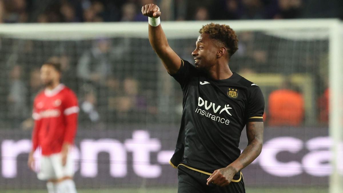 la blessure de murillo accélère l'arrivée de nouvelles recrues durant le mercato, impactant les stratégies de l'équipe.