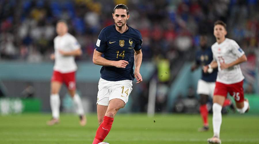 découvrez les dernières tensions entourant le dossier rabiot lors du mercato, les enjeux et réactions des clubs impliqués.