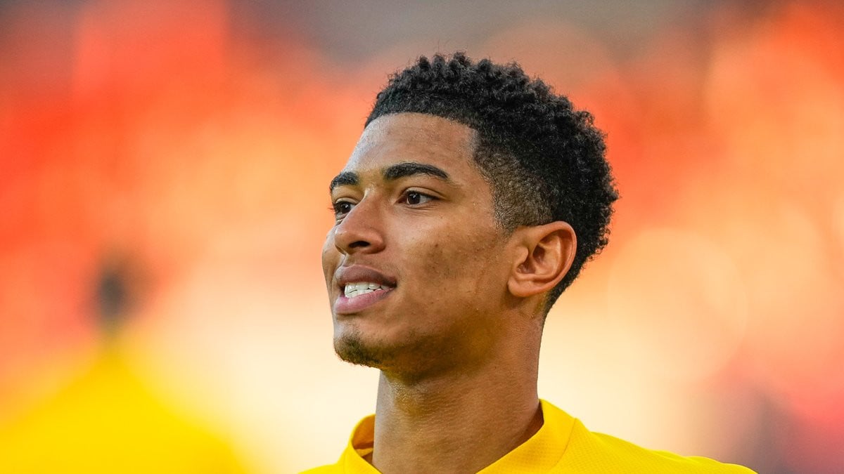 découvrez le transfert surprise entre l'om et l'ol vers le real madrid, une opération qui secoue le mercato cette saison.