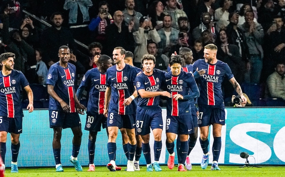 découvrez les dernières infos sur la succession d'hakimi au psg et la bataille intense autour de son transfert.