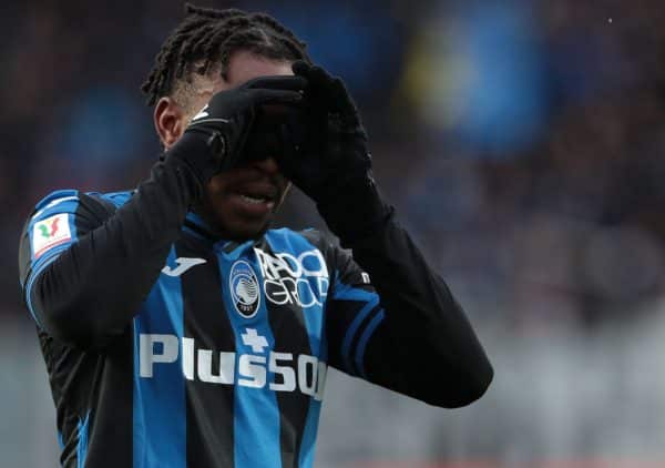 découvrez pourquoi lookman reste un atout clé pour l'atalanta malgré l'incertitude entourant son transfert.