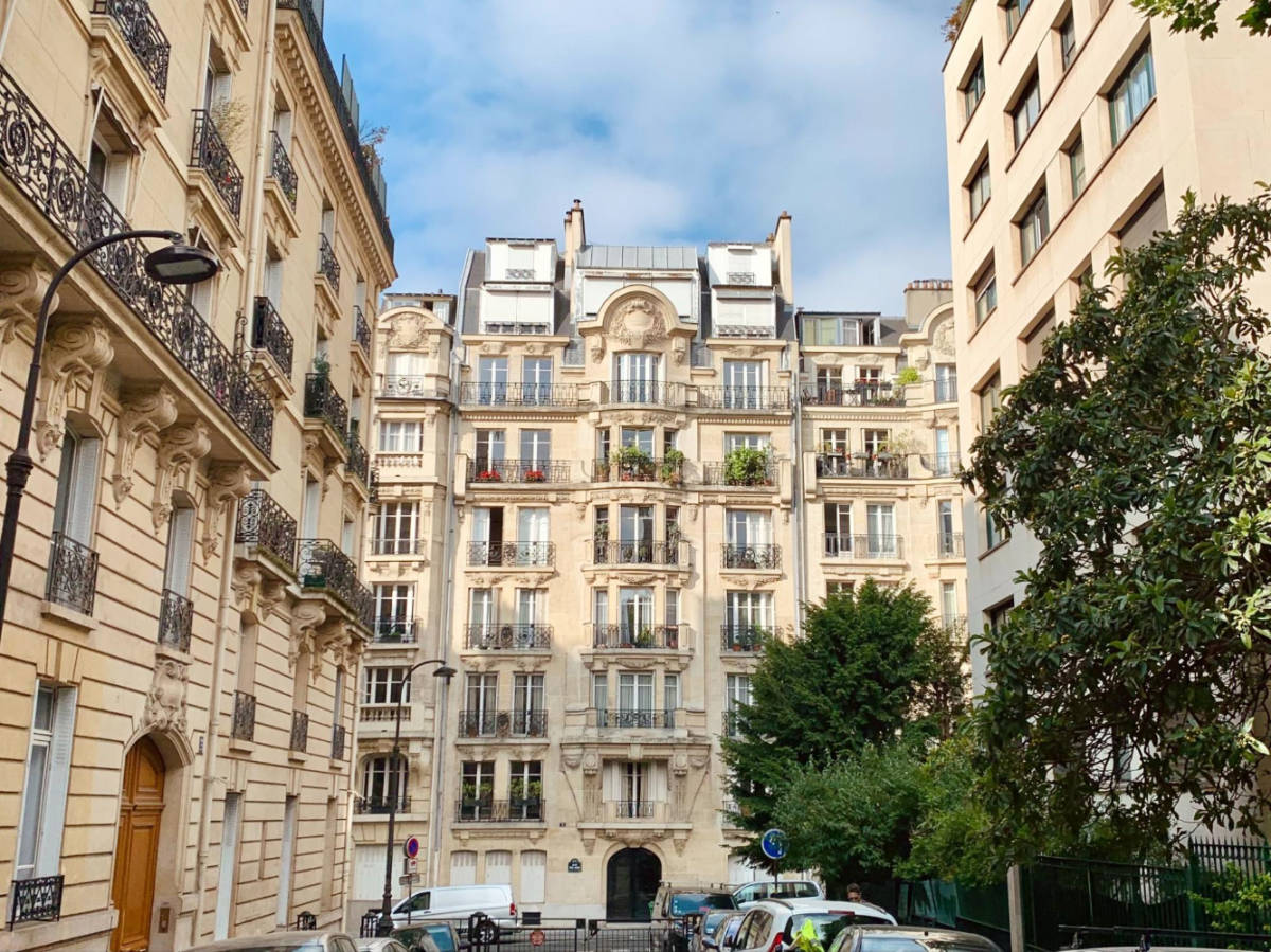 le paris fc annonce l'arrivée d'un nouveau joueur offensif pour renforcer son équipe et préparer la saison avec ambition.