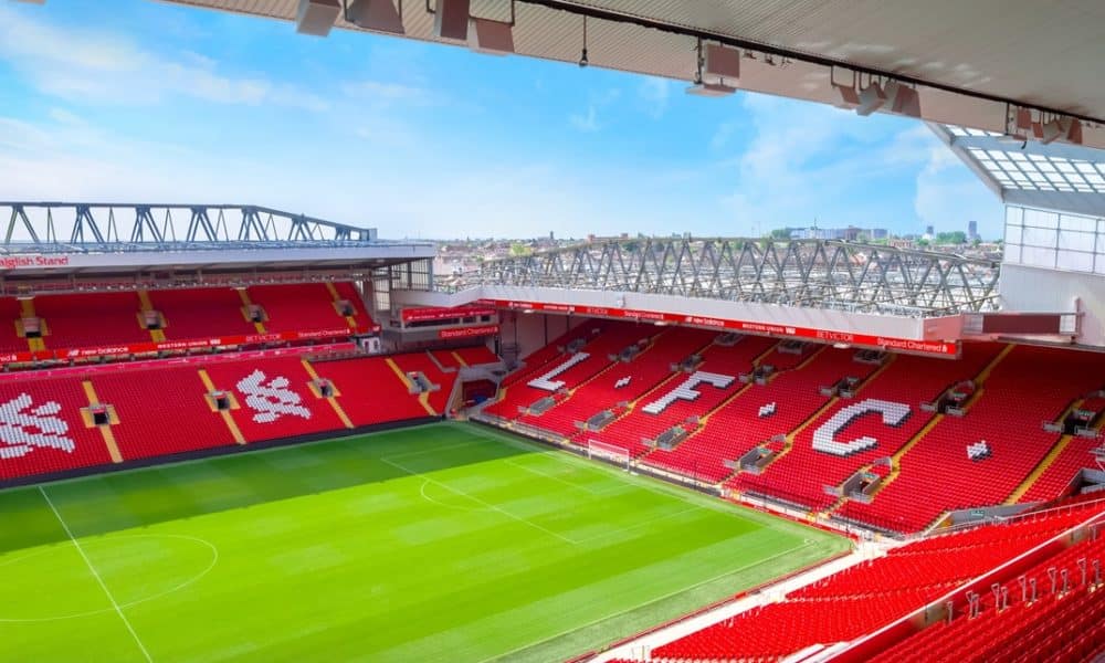 découvrez comment liverpool maintient la cohésion d'équipe malgré des dépenses record sur le marché des transferts.