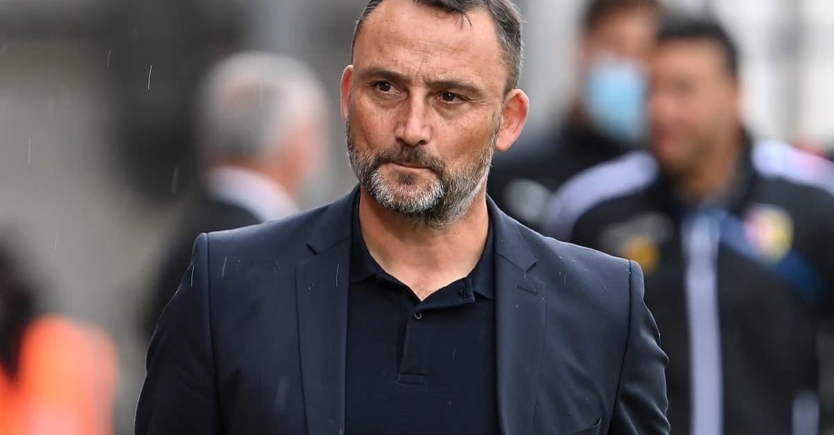 rejoignez le rc lens ! le club recrute gessime pour renforcer son équipe. découvrez les opportunités et postulez dès maintenant pour faire partie de l'aventure.