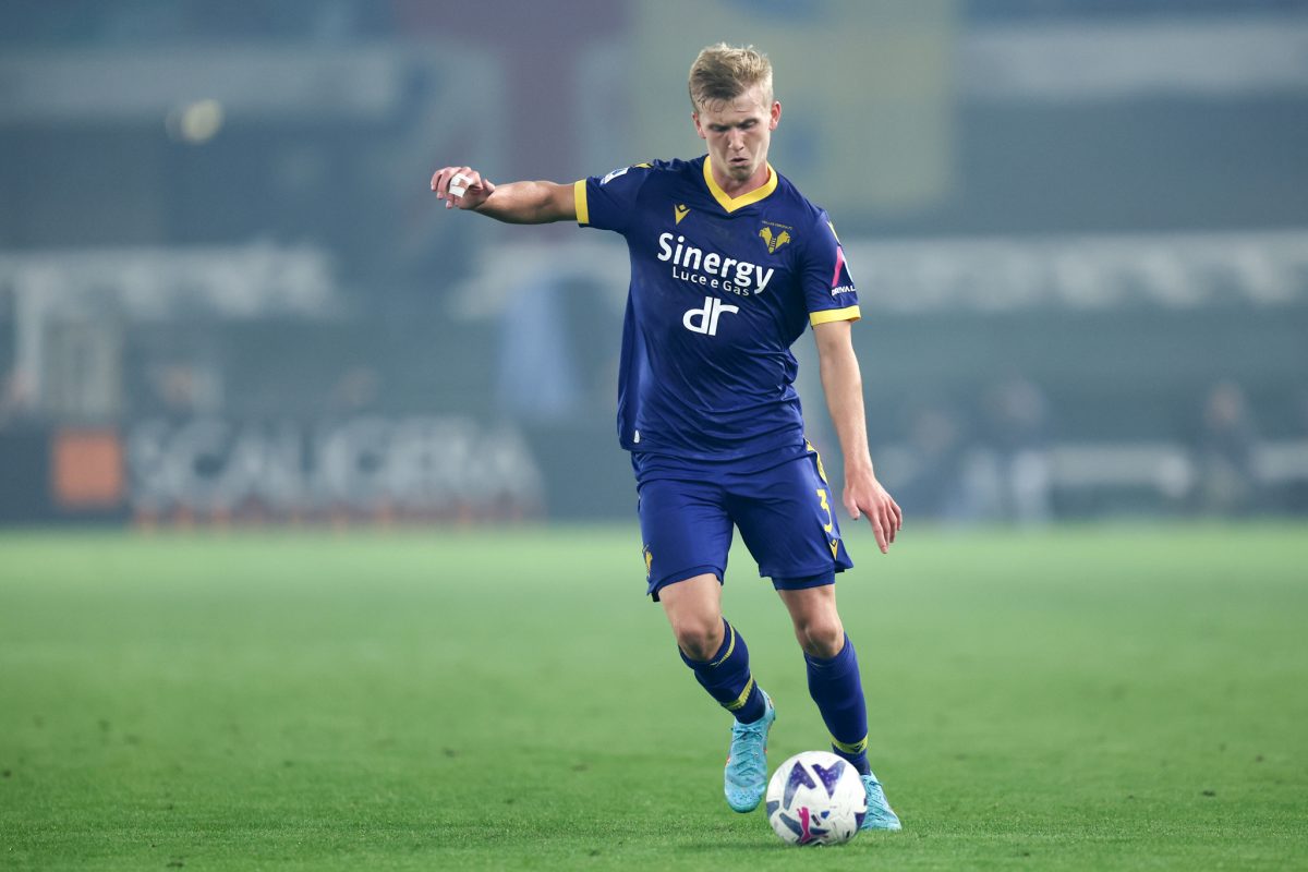 découvrez comment une recrue surprise de saint-étienne dynamise l'attaque et apporte un nouvel espoir à l'équipe.