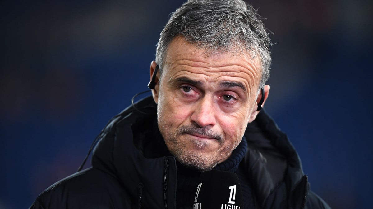 découvrez les détails du transfert à 75 millions d'euros du psg et les polémiques qui l'entourent.