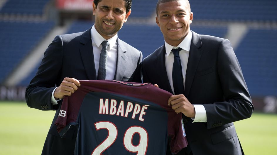 découvrez la déclaration inattendue de mbappé concernant son transfert au psg, pleine de révélations surprenantes et d'émotions.