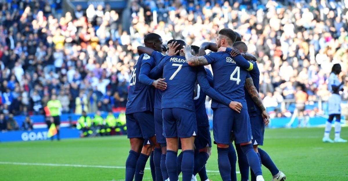 découvrez tous les détails du transfert majeur au psg, les coulisses, les implications pour l'équipe et l'impact attendu cette saison.