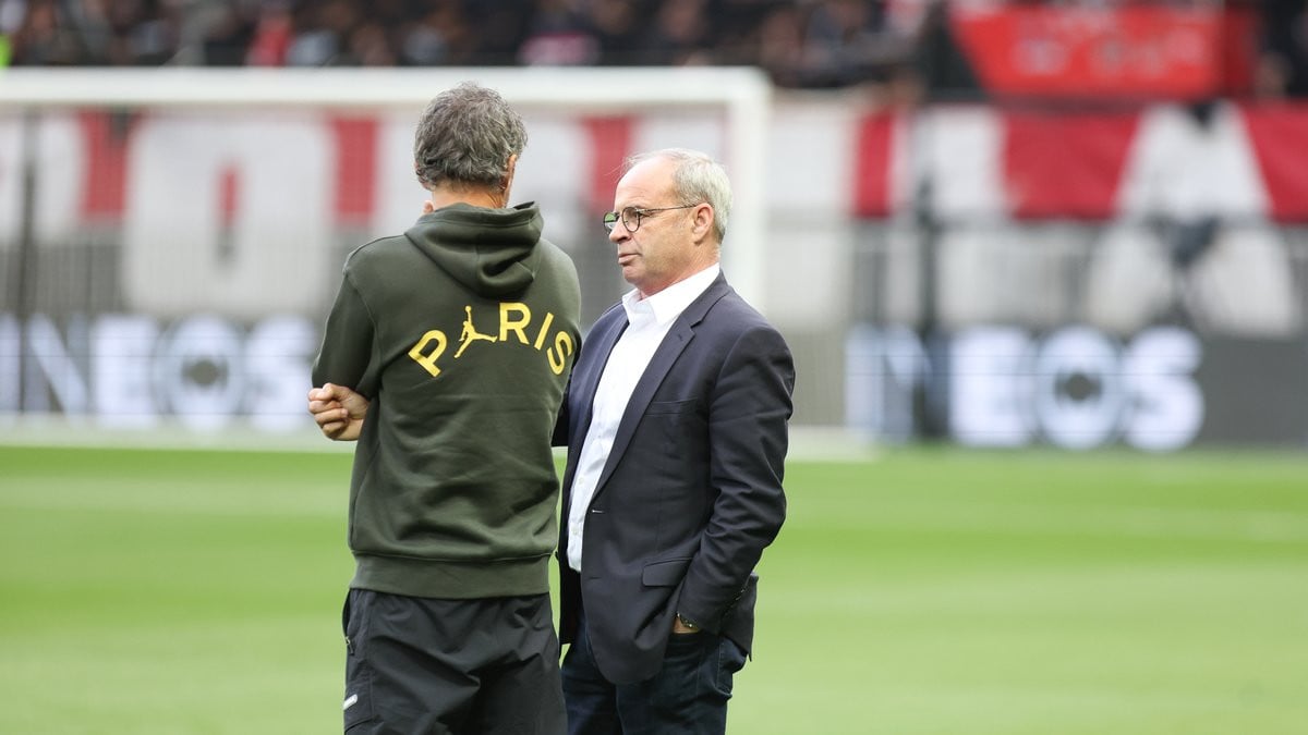 découvrez le transfert inattendu du psg qui bouleverse le mercato et surprend les fans. toutes les infos exclusives et analyses ici.