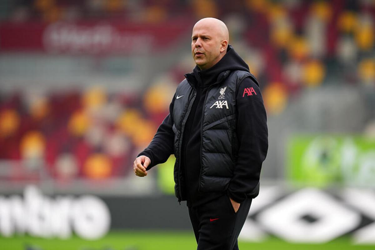 liverpool : les joueurs affichent leur soutien à arne slot malgré une altercation avec mohamed salah, soulignant l'unité du groupe.