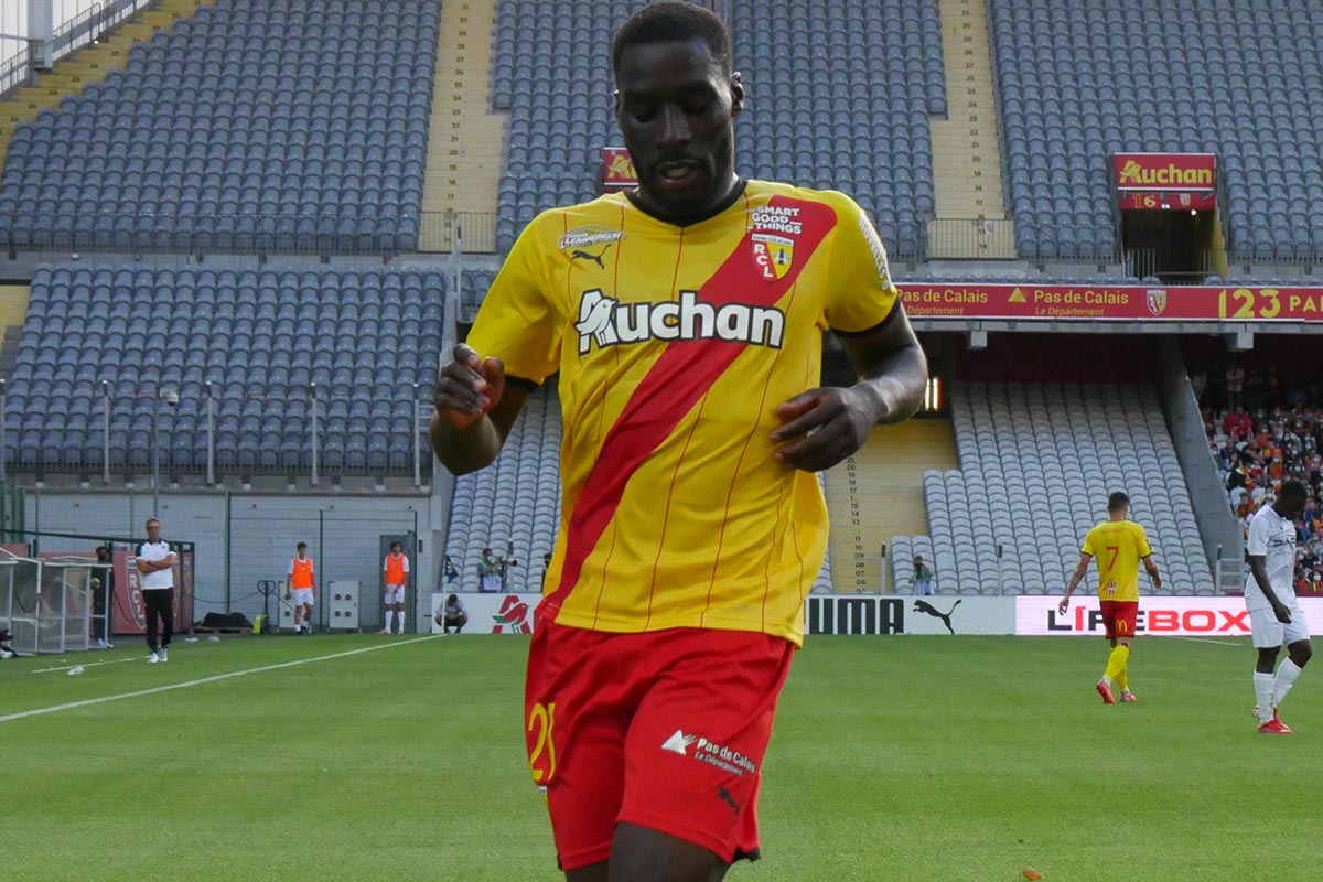 le rc lens annonce le recrutement d'amadou haïdara, renforçant ainsi son équipe avec ce talent prometteur.