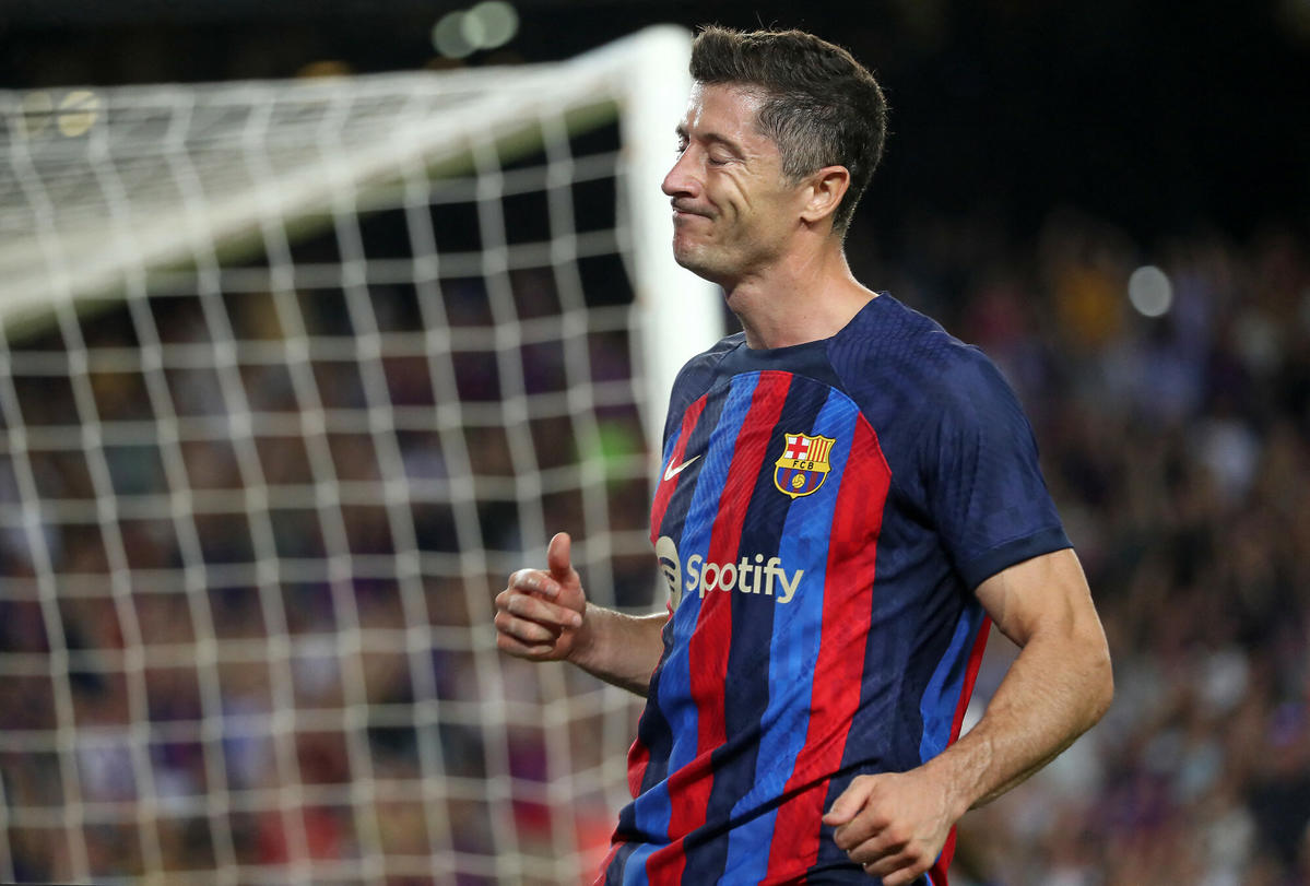 lewandowski fait le point sur son avenir au fc barcelone et met fin aux spéculations concernant son départ.