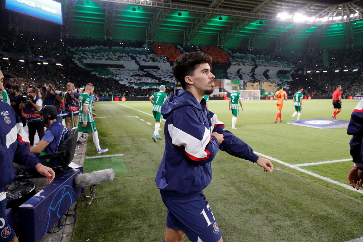 al-khelaïfi impose des conditions strictes au real madrid pour le transfert de vitinha, définissant les modalités essentielles de l'accord.