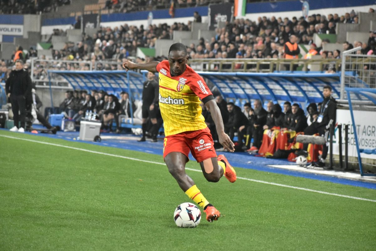 découvrez les détails du transfert de deiver machado à nantes, les implications pour l'équipe et les réactions des supporters.